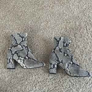 Steve Madden Snake Skin Boots (7.5)